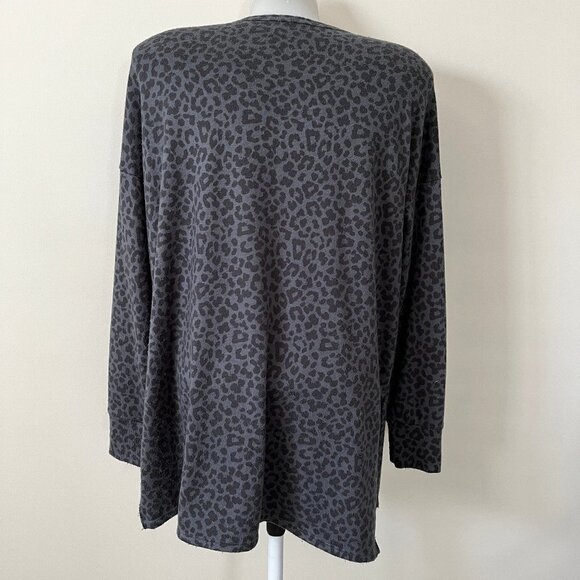 American Eagle AE Soft & Sexy Plush Sweater Gray Leopard Long-Sleeve V-Neck S - Picture 2 of 11